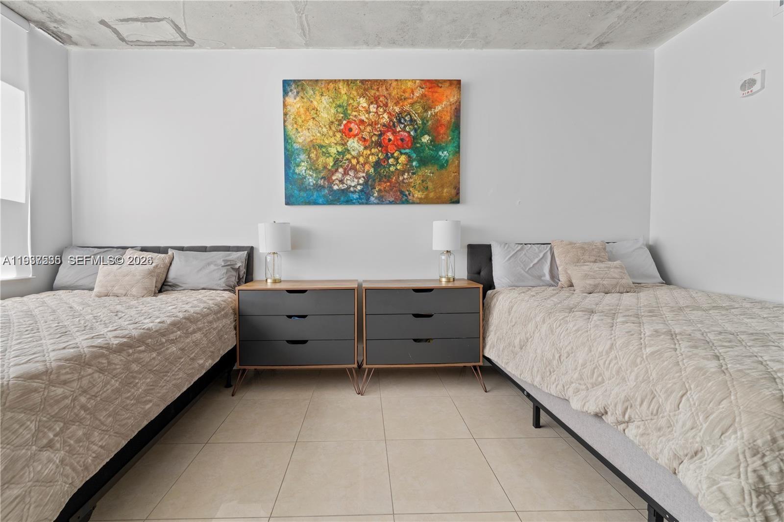 MIDBLOCK MIAMI CONDO - Residential Lease