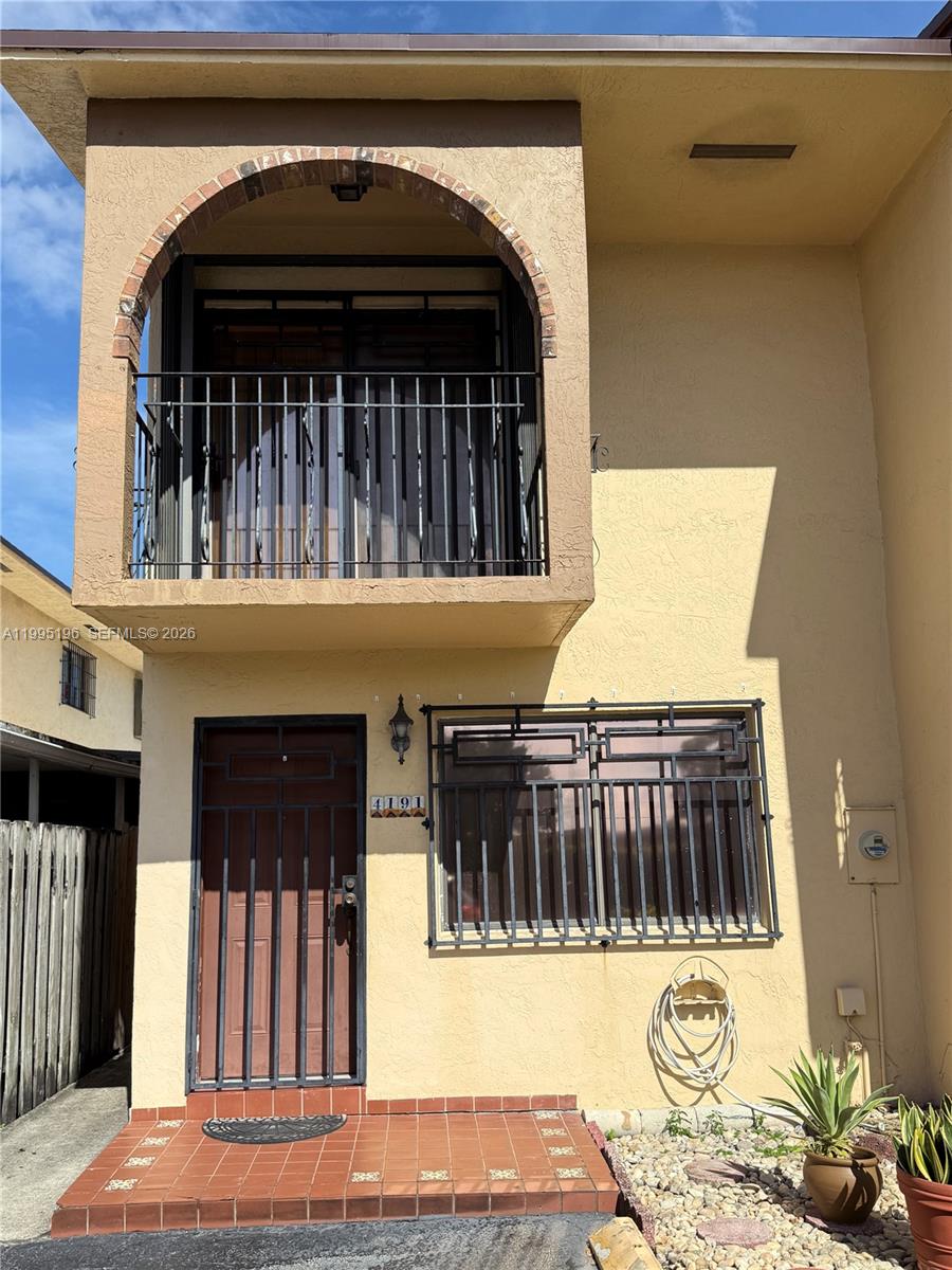 ESPANA VILLAS CONDO - Residential