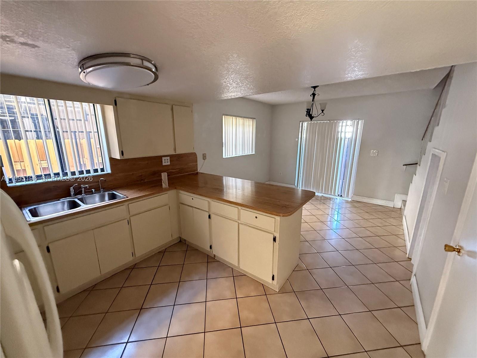 ESPANA VILLAS CONDO - Residential