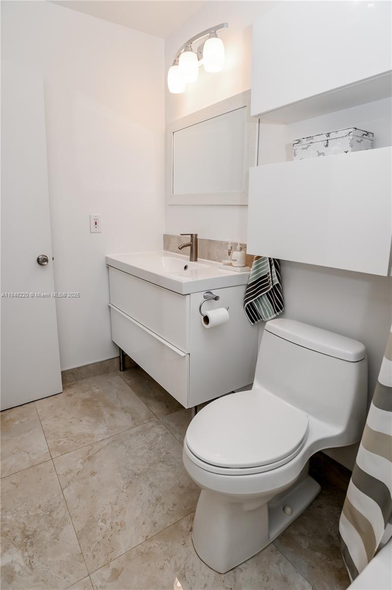 BRADLEY HALL CONDO - Residential