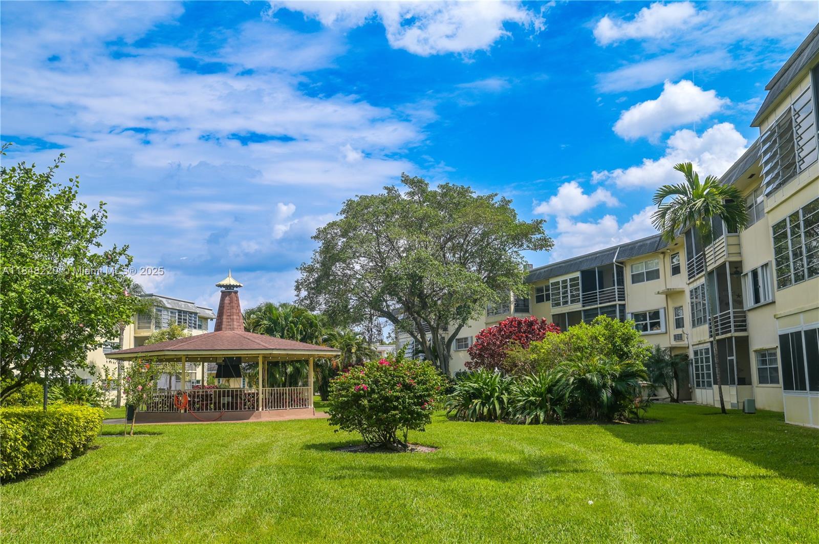 BRADLEY HALL CONDO - Residential