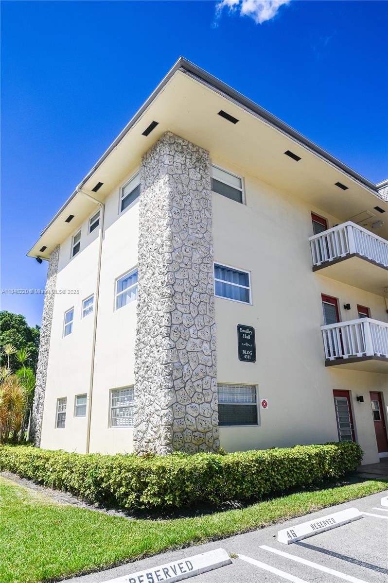 BRADLEY HALL CONDO - Residential