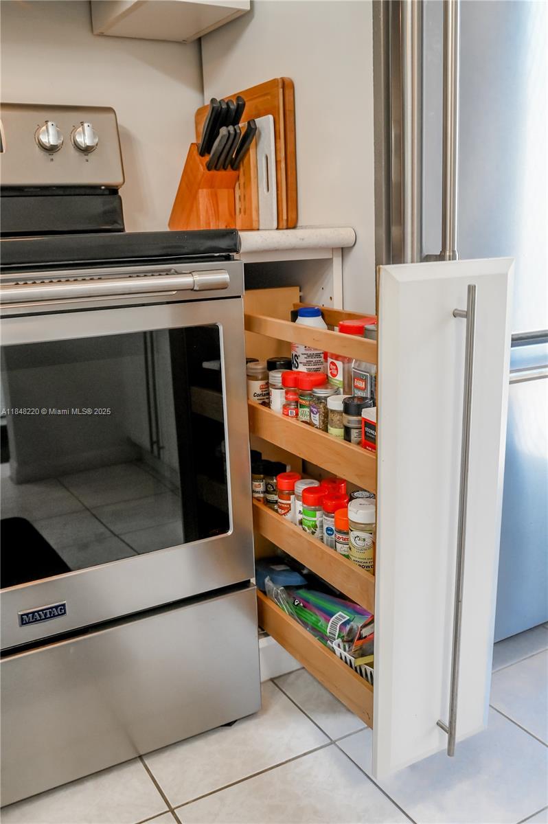 BRADLEY HALL CONDO - Residential