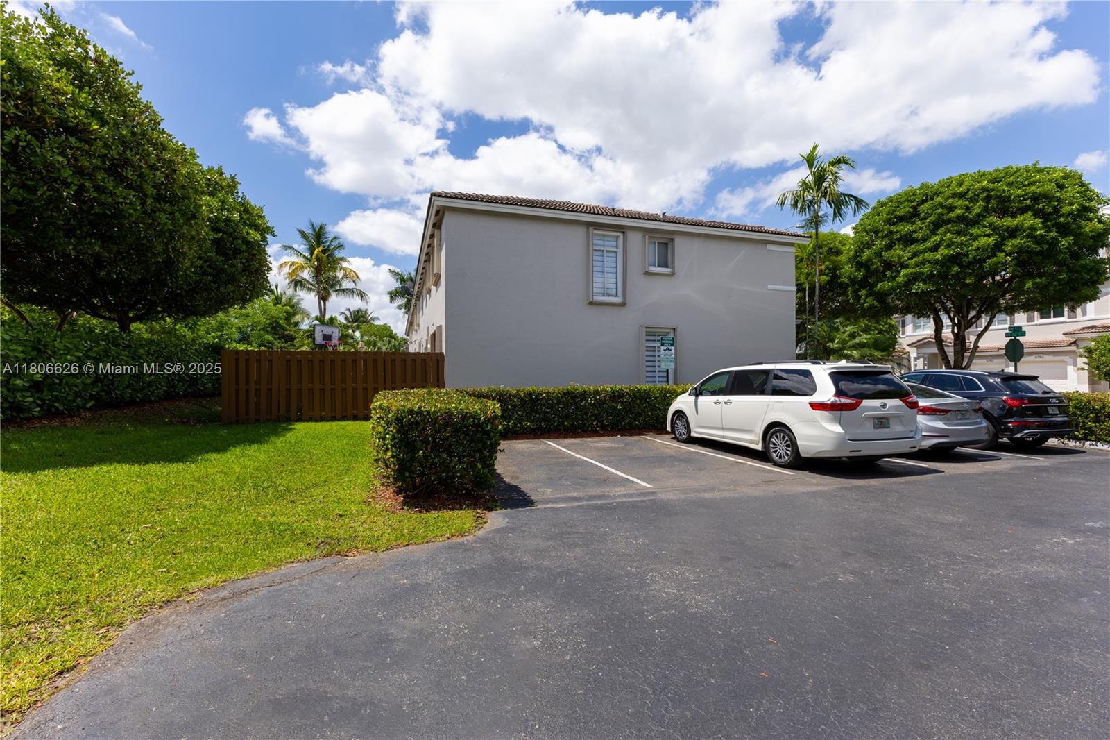5751 NW 112th Ct