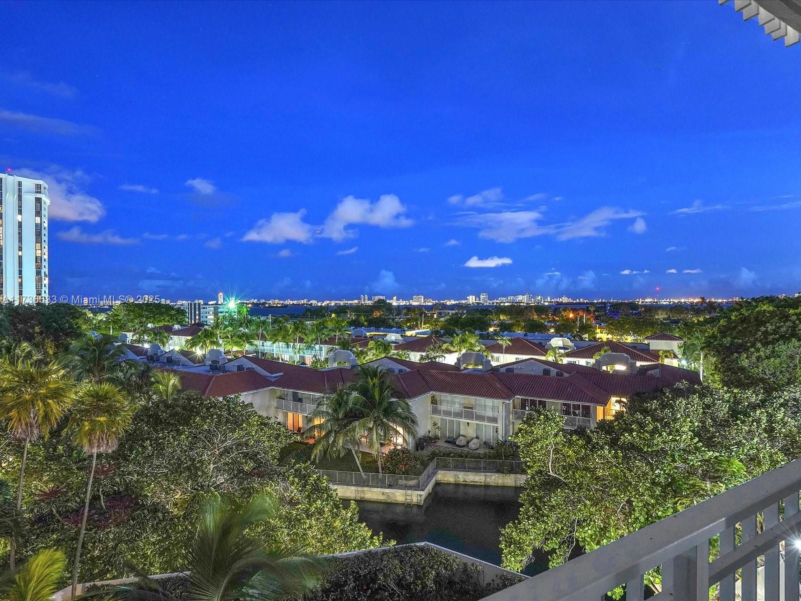 TOWERS OF QUAYSIDE CONDO - Residential