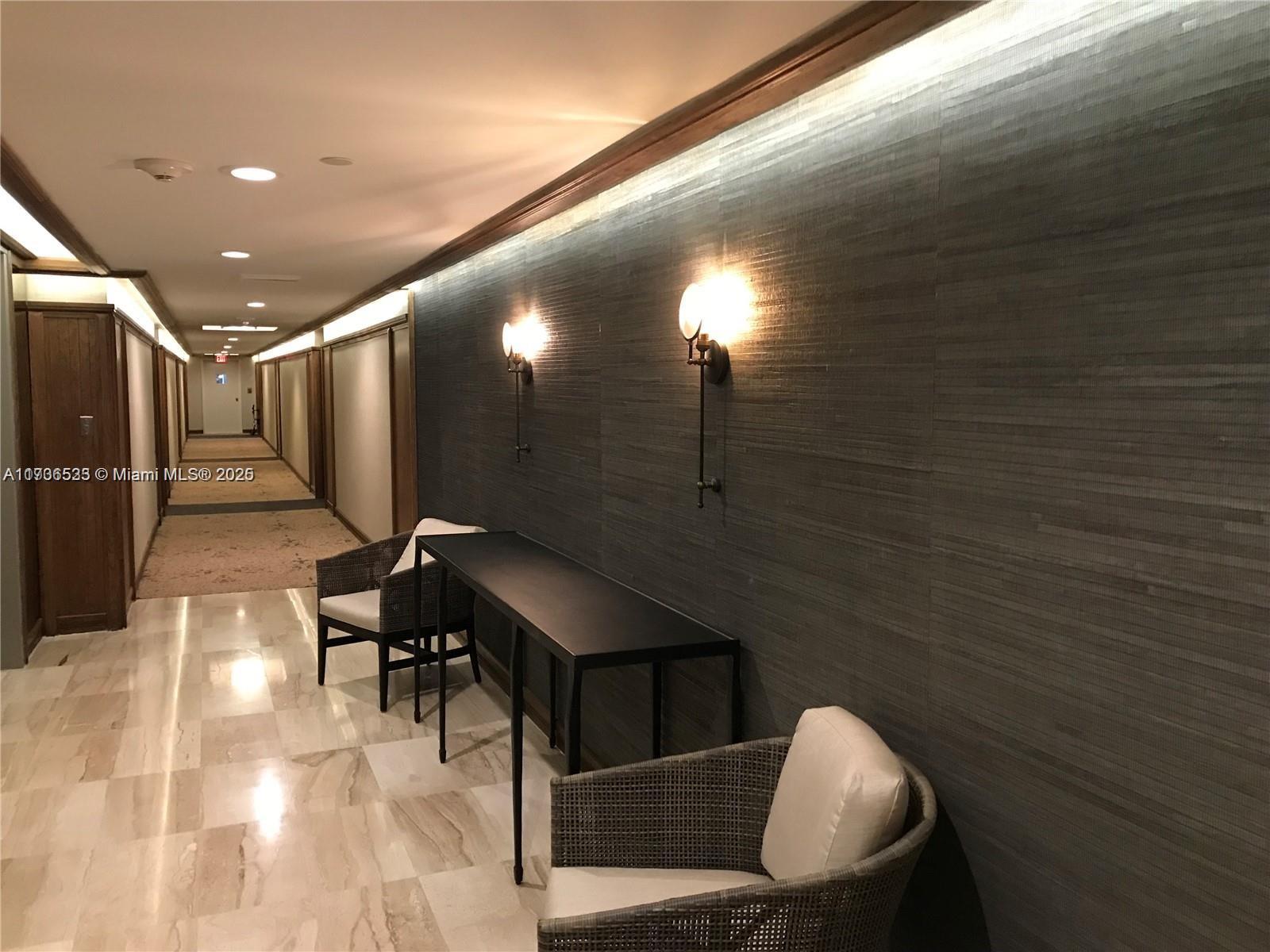 TOWERS OF QUAYSIDE CONDO - Residential