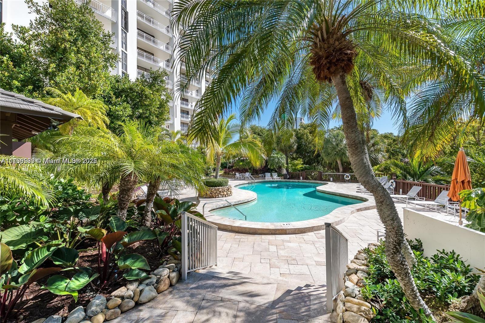 TOWERS OF QUAYSIDE CONDO - Residential