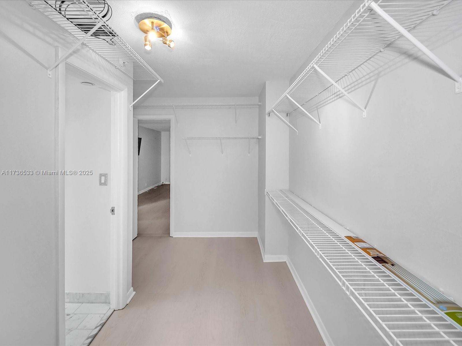 TOWERS OF QUAYSIDE CONDO - Residential