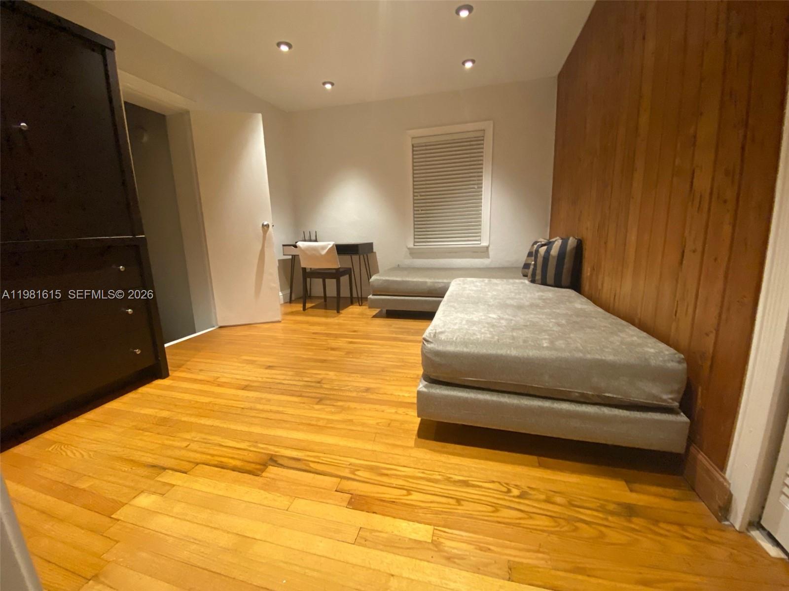 SILVER BLUFF EST SEC C - Residential Lease