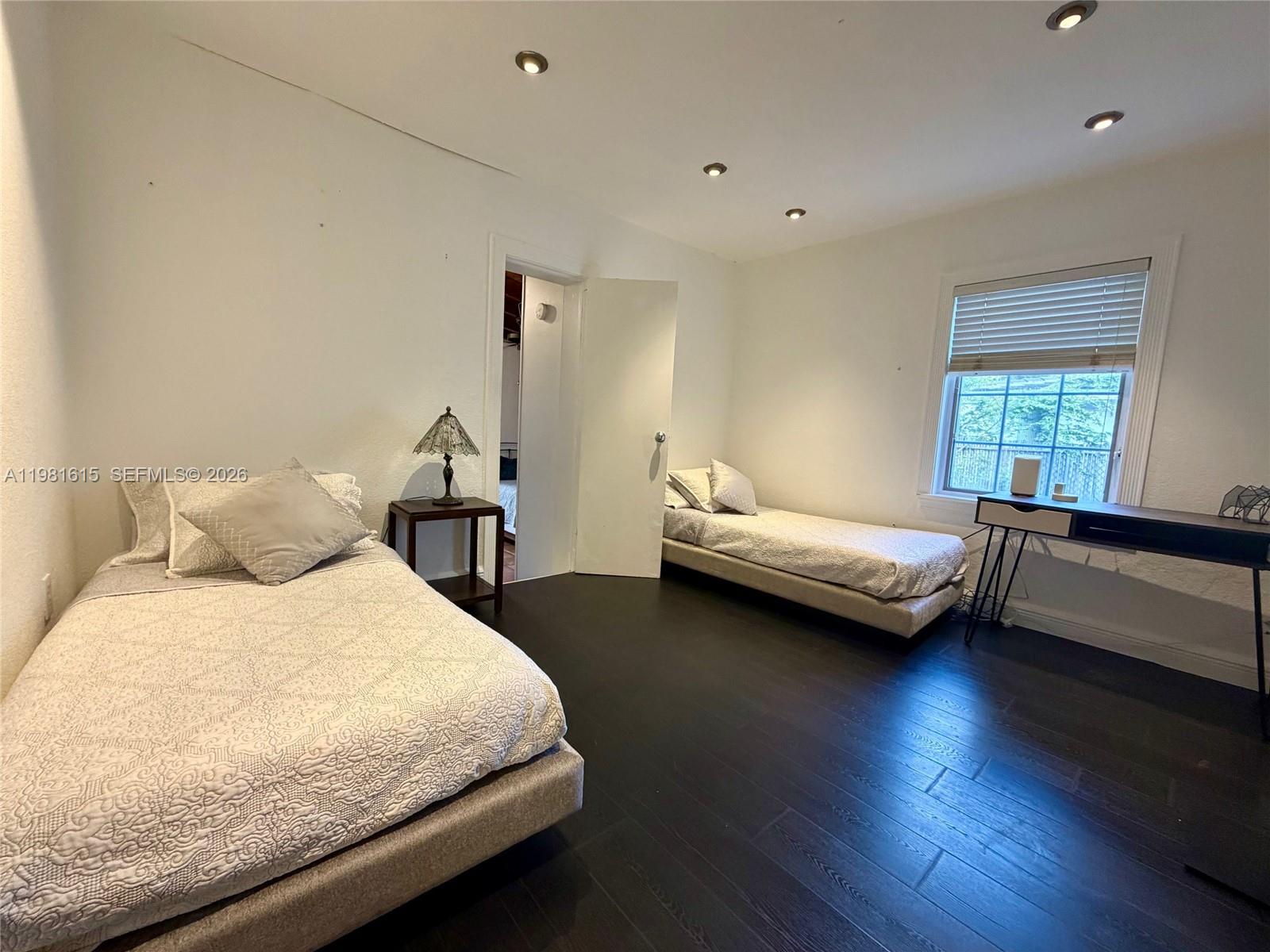 SILVER BLUFF EST SEC C - Residential Lease