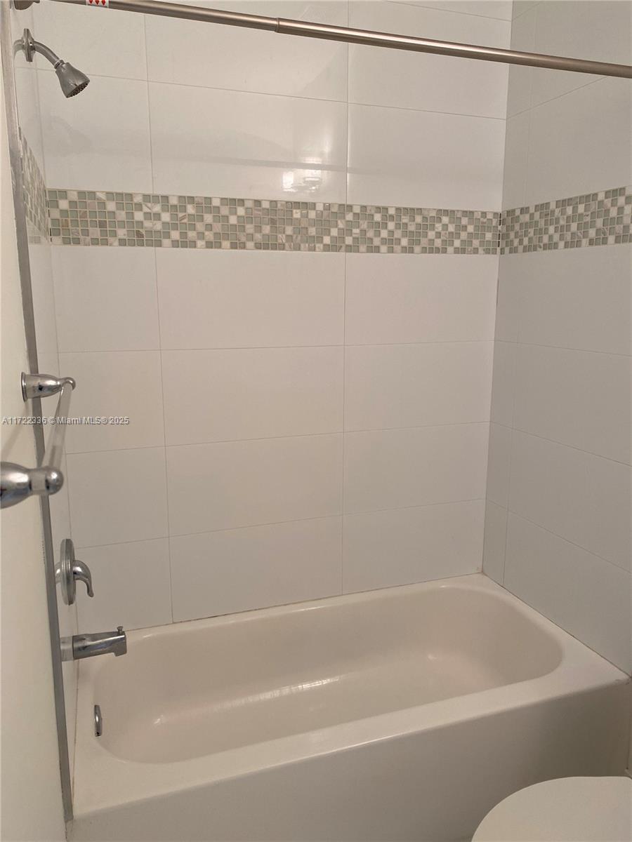 AVENTURA PLACE - Residential