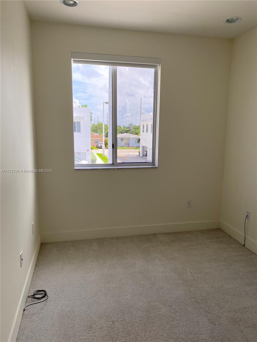 AVENTURA PLACE - Residential