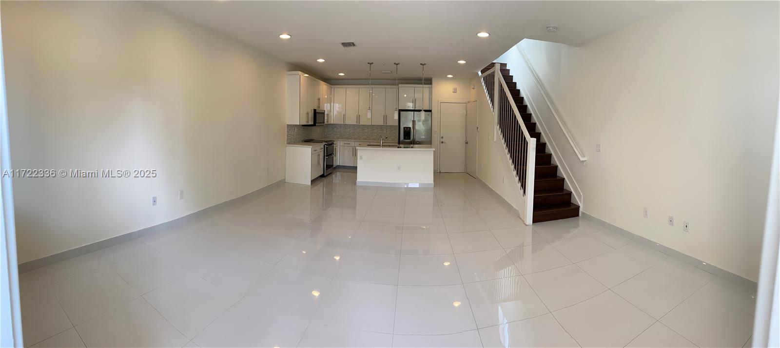 AVENTURA PLACE - Residential