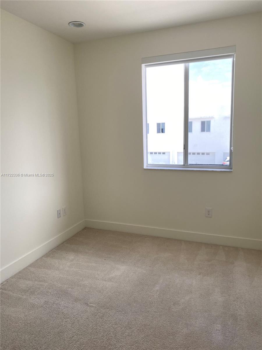 AVENTURA PLACE - Residential