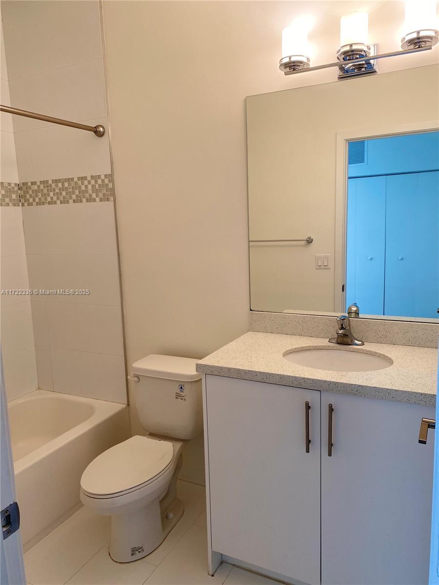 AVENTURA PLACE - Residential