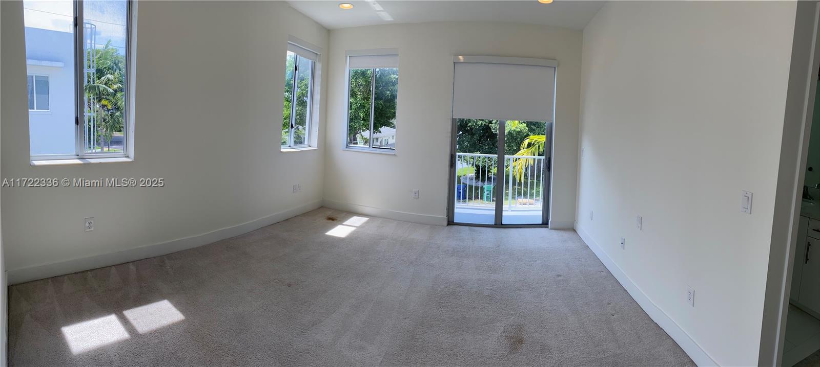 AVENTURA PLACE - Residential
