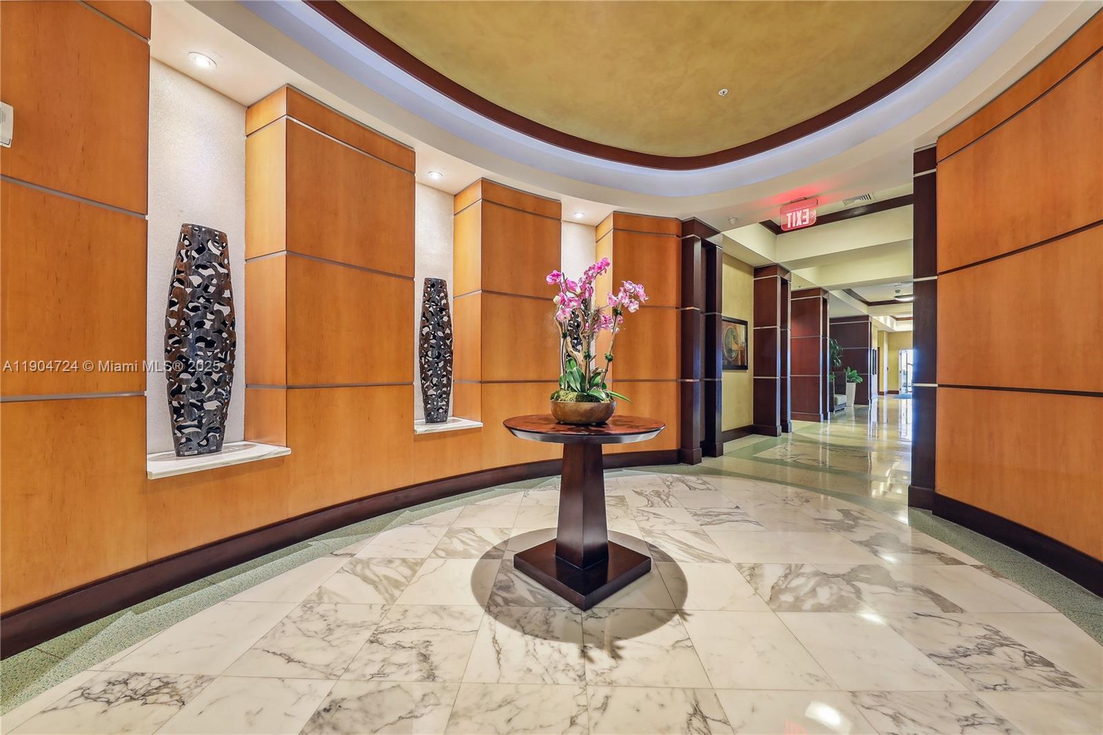 LA PERLA CONDO - Residential Lease