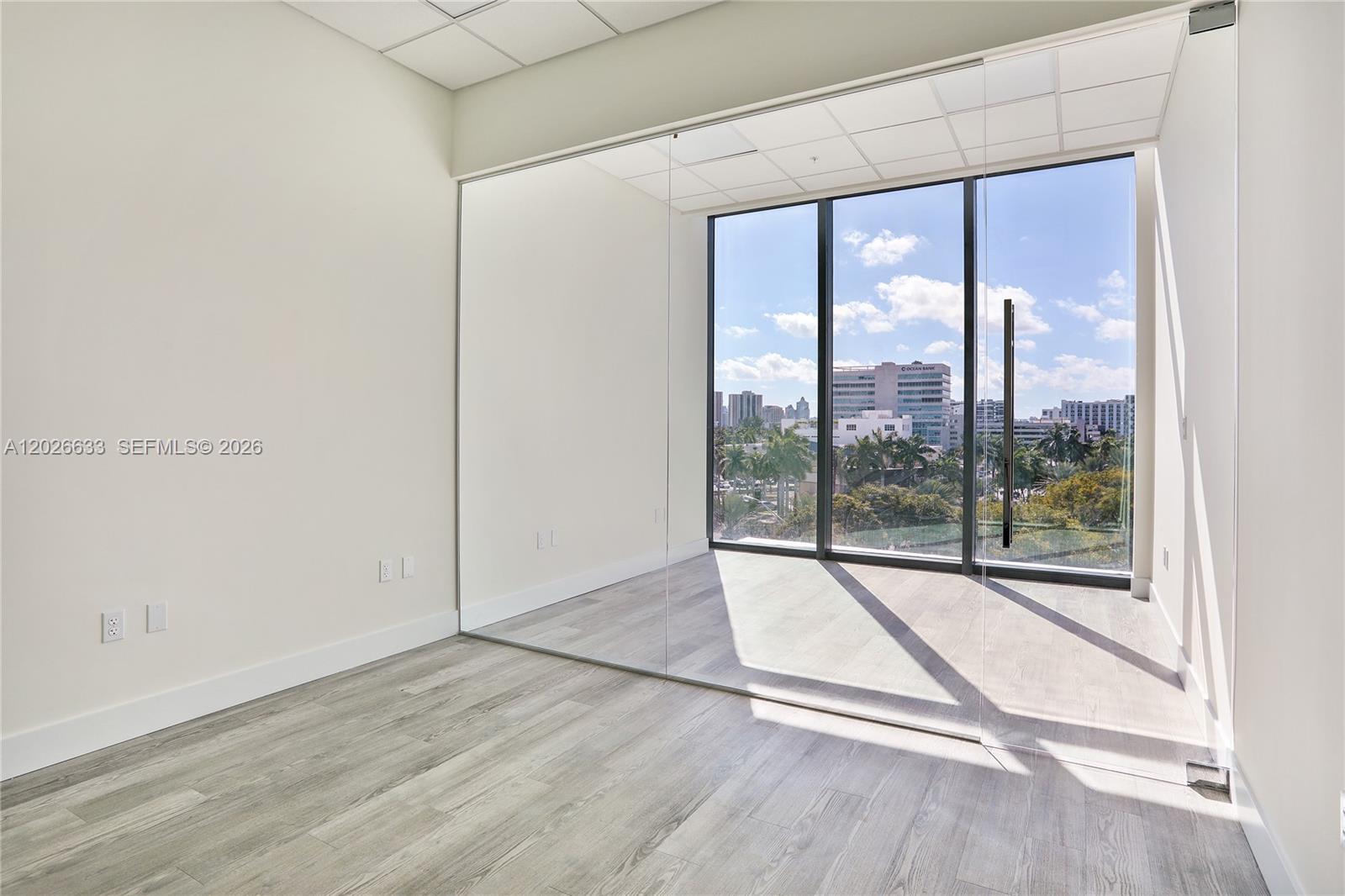 21290 Biscayne Blvd 410
