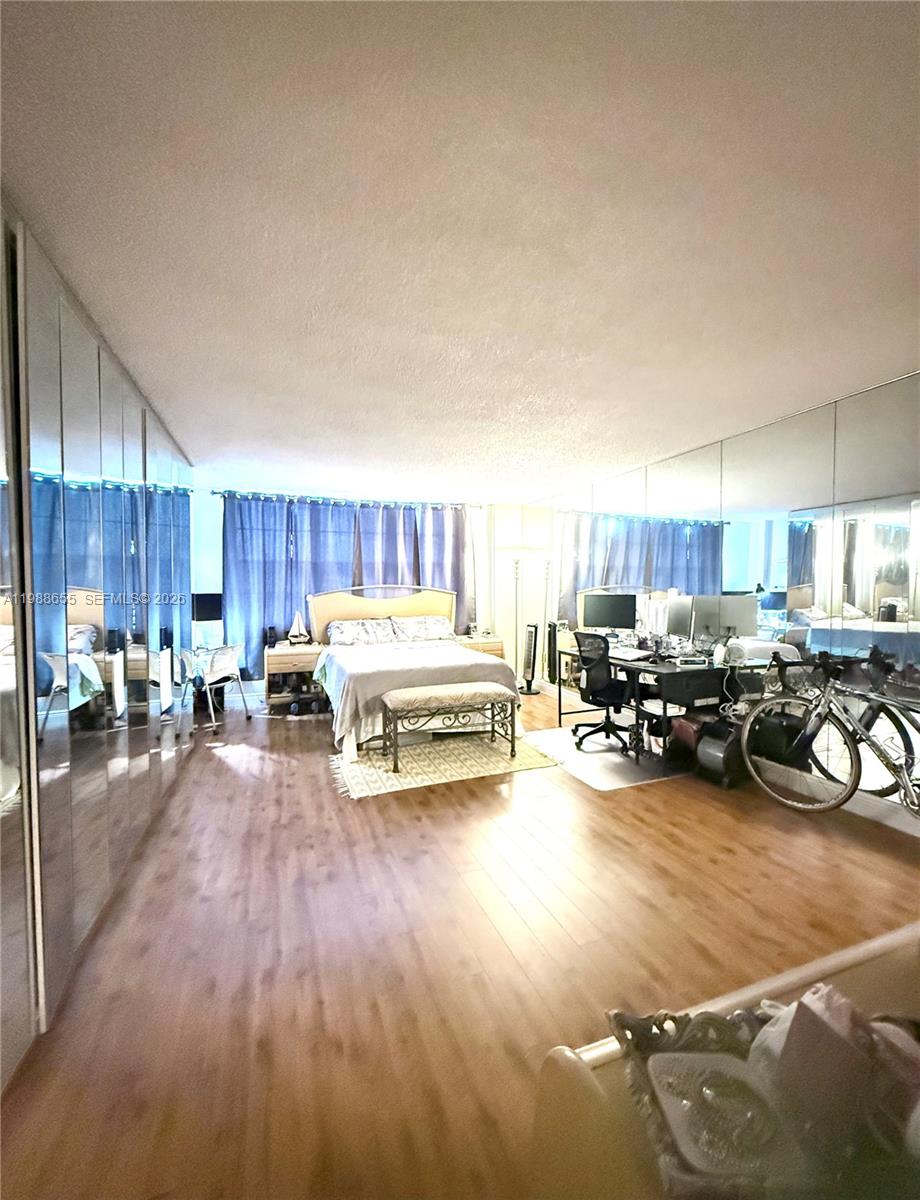 10000 PLAZA CONDO-NORTH T - Residential
