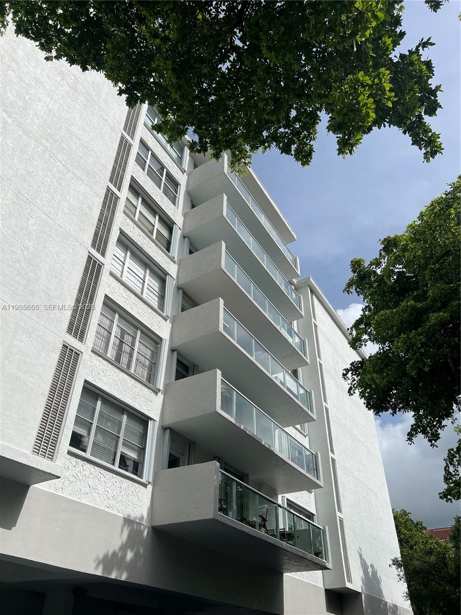 10000 PLAZA CONDO-NORTH T - Residential