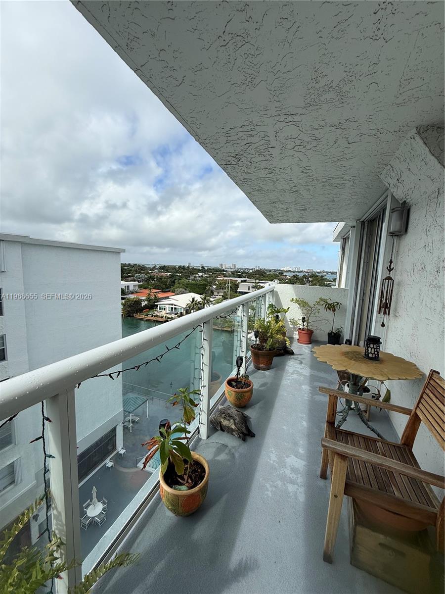 10000 PLAZA CONDO-NORTH T - Residential