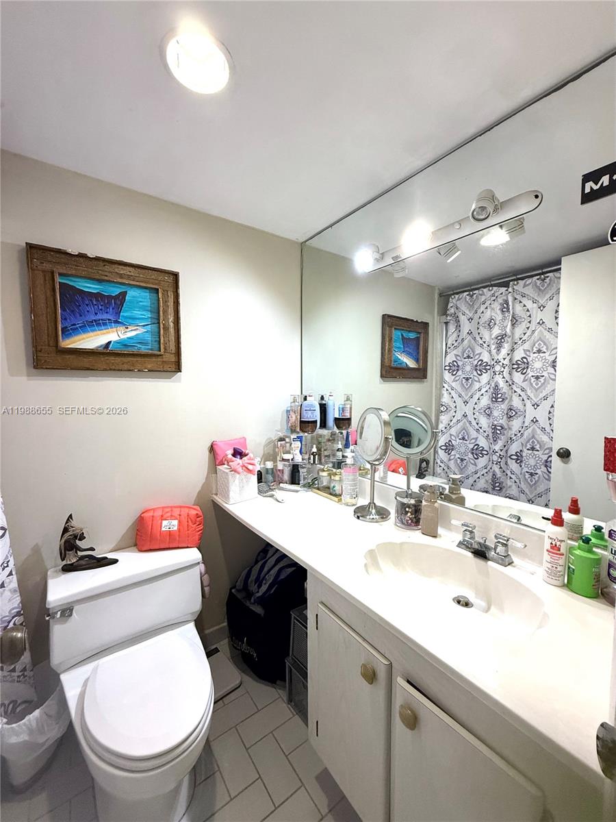 10000 PLAZA CONDO-NORTH T - Residential