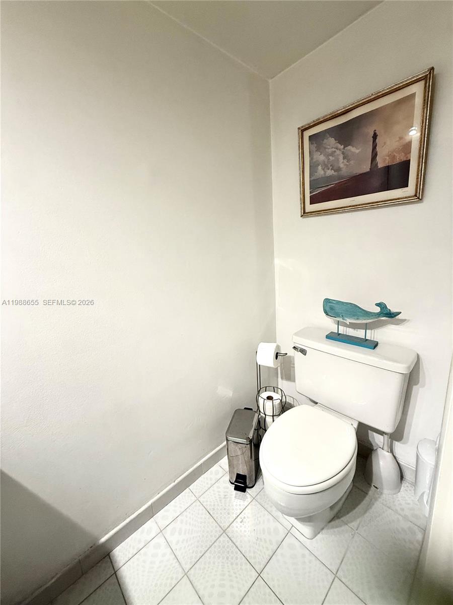 10000 PLAZA CONDO-NORTH T - Residential