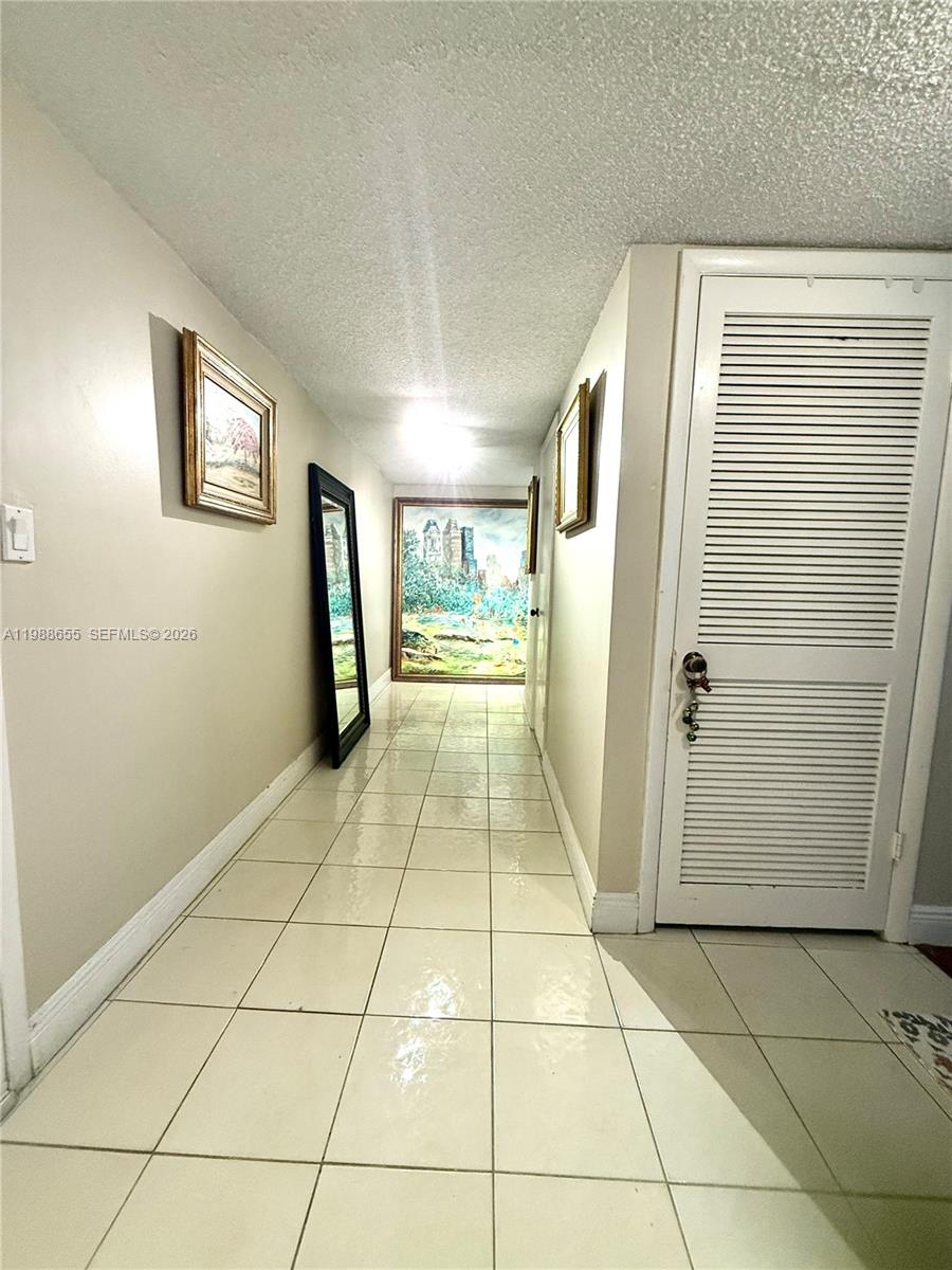 10000 PLAZA CONDO-NORTH T - Residential