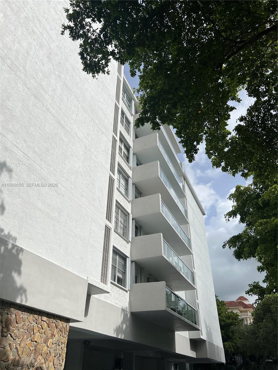 10000 PLAZA CONDO-NORTH T - Residential