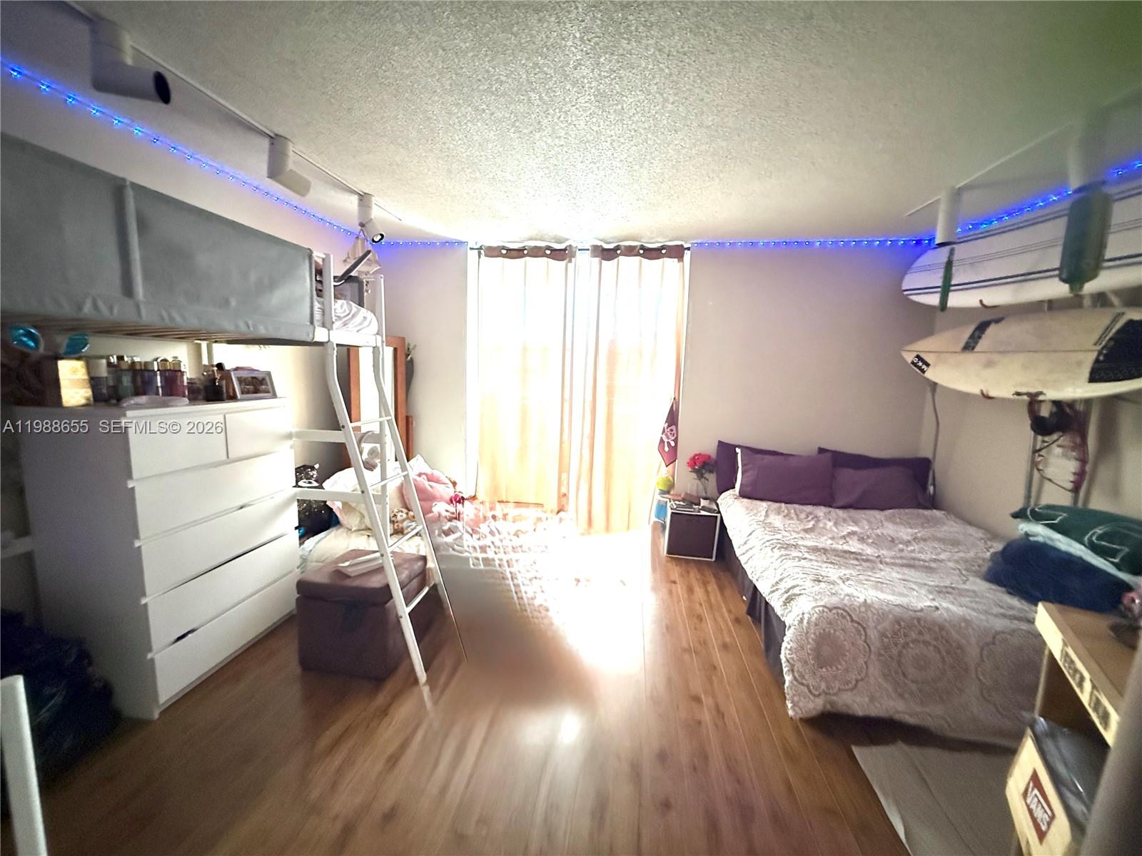 10000 PLAZA CONDO-NORTH T - Residential