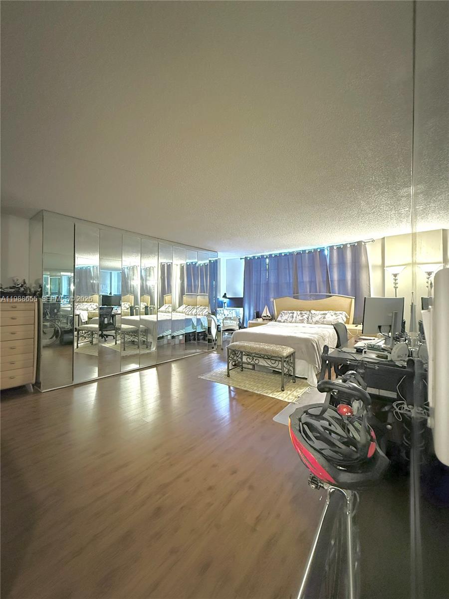 10000 PLAZA CONDO-NORTH T - Residential