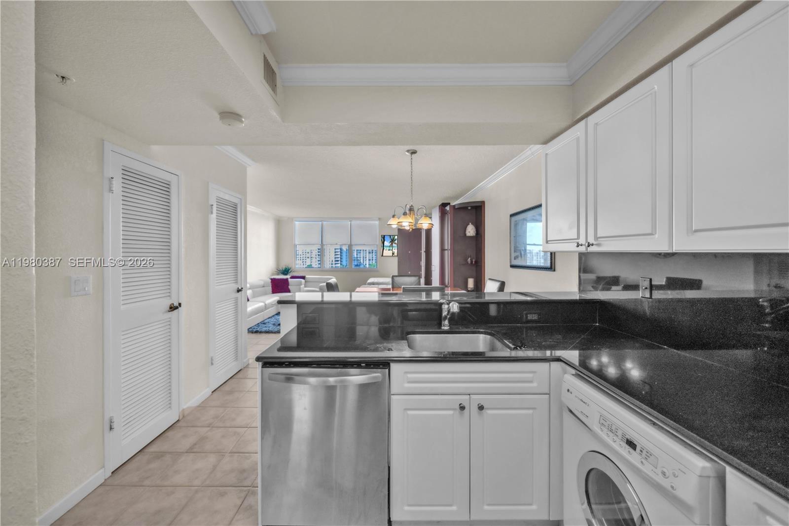 WAVE CONDO - Residential Lease