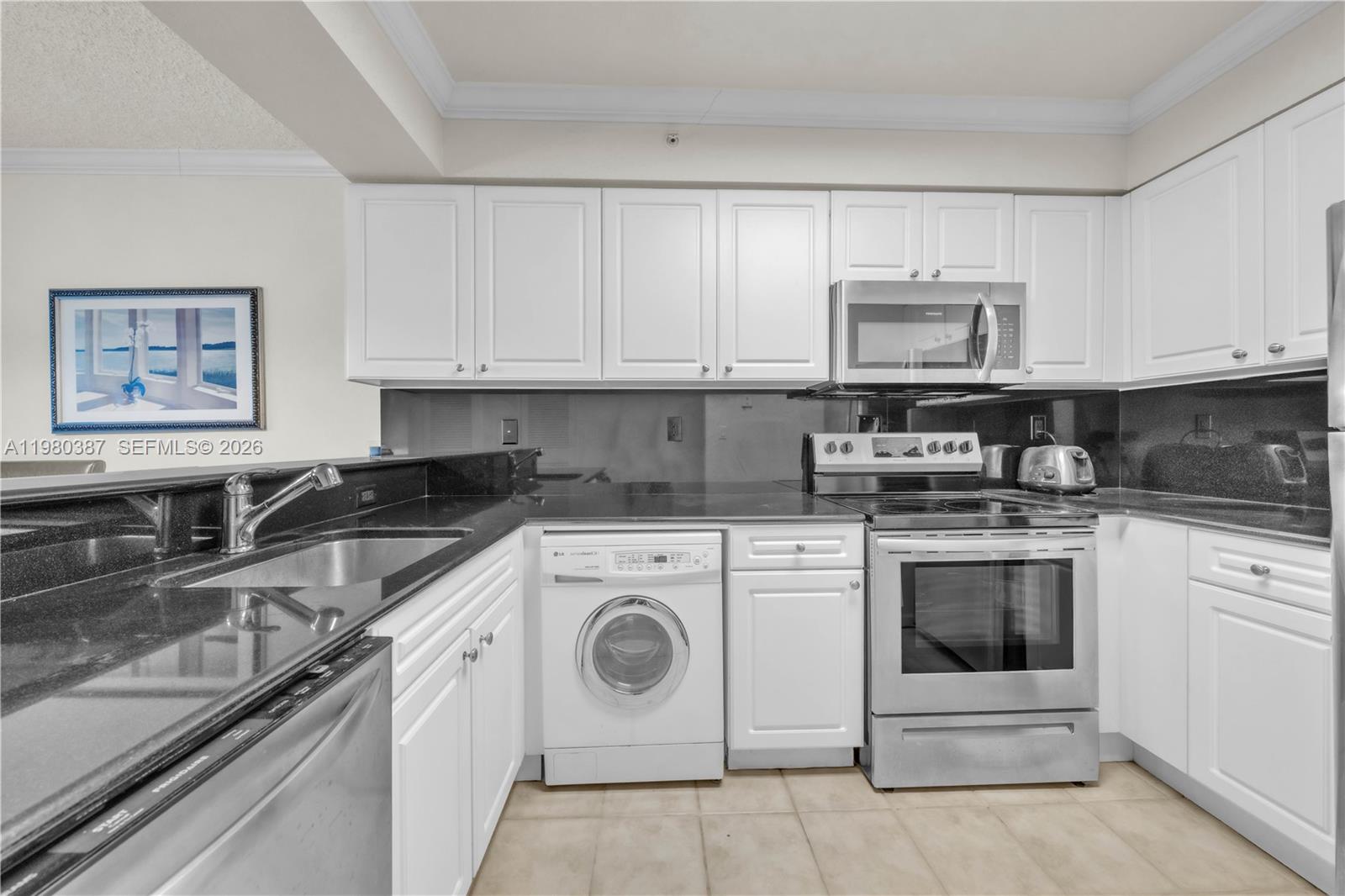 WAVE CONDO - Residential Lease