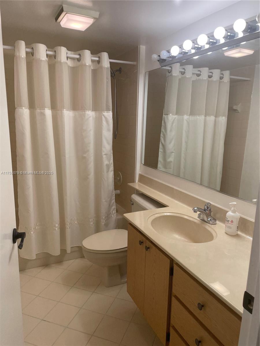 WHITEHALL CONDO AT CAMINO - Residential