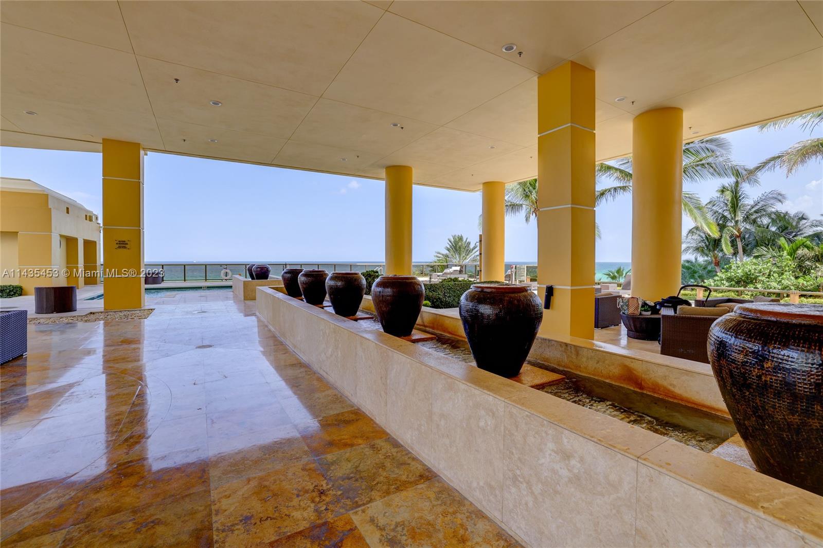 SAYAN CONDO - Residential