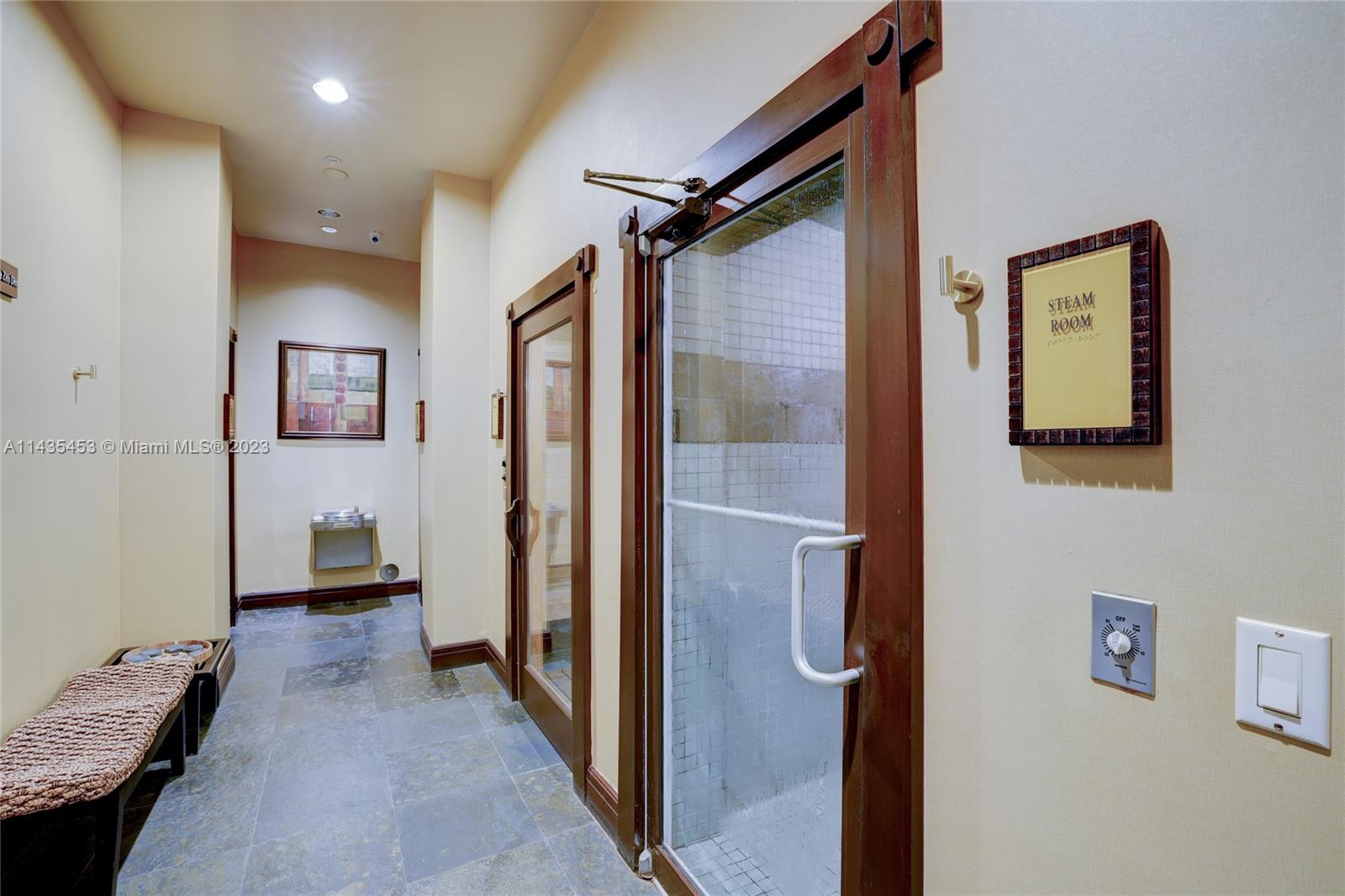 SAYAN CONDO - Residential