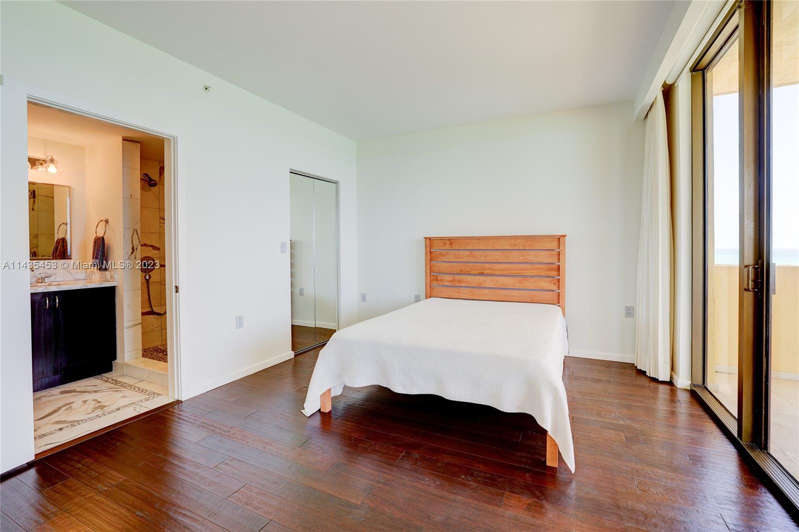 SAYAN CONDO - Residential