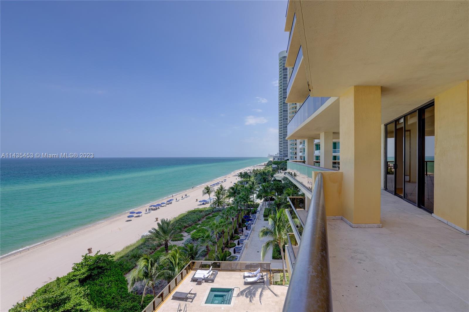 SAYAN CONDO - Residential