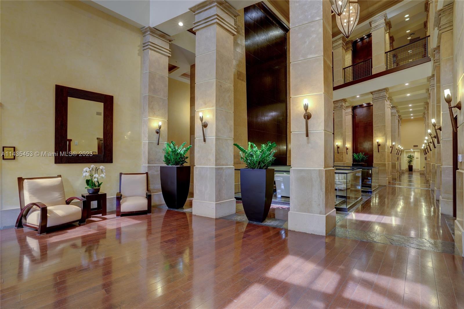 SAYAN CONDO - Residential