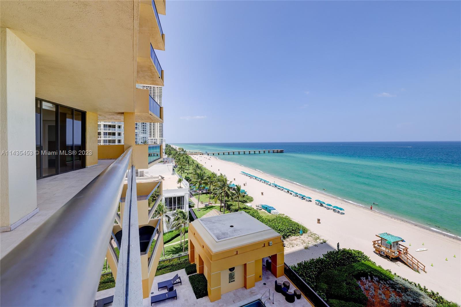 SAYAN CONDO - Residential