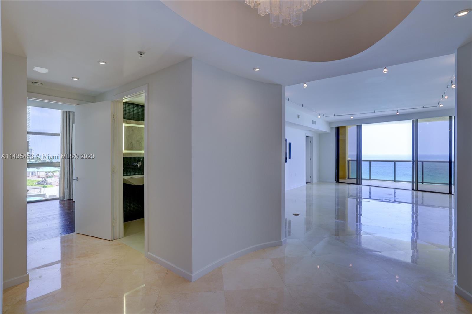 SAYAN CONDO - Residential