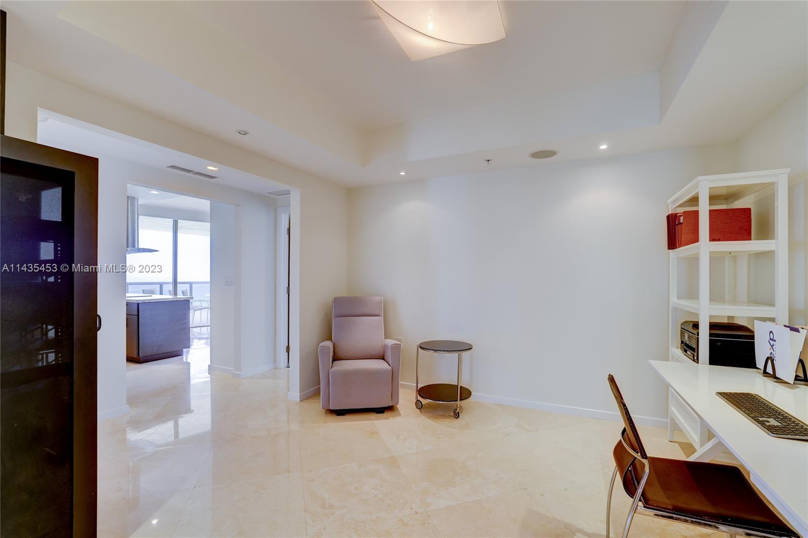 SAYAN CONDO - Residential