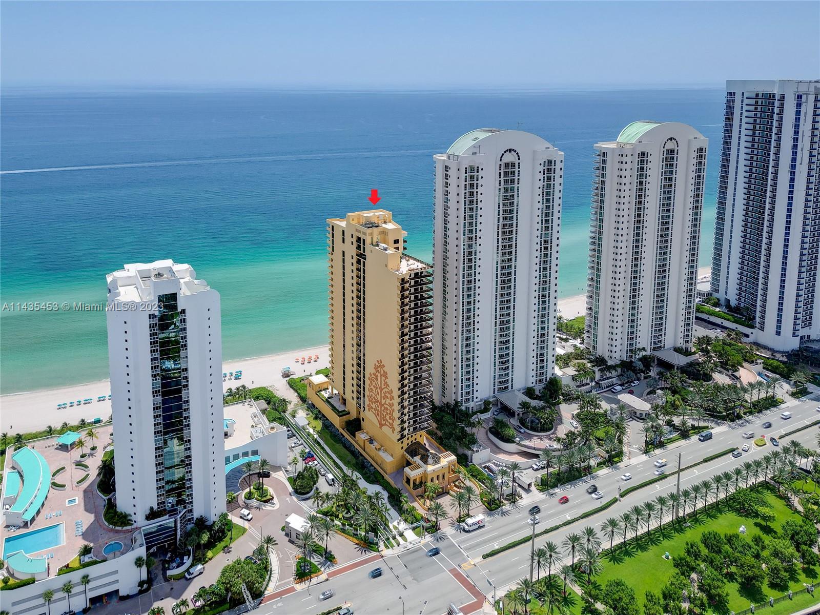 SAYAN CONDO - Residential