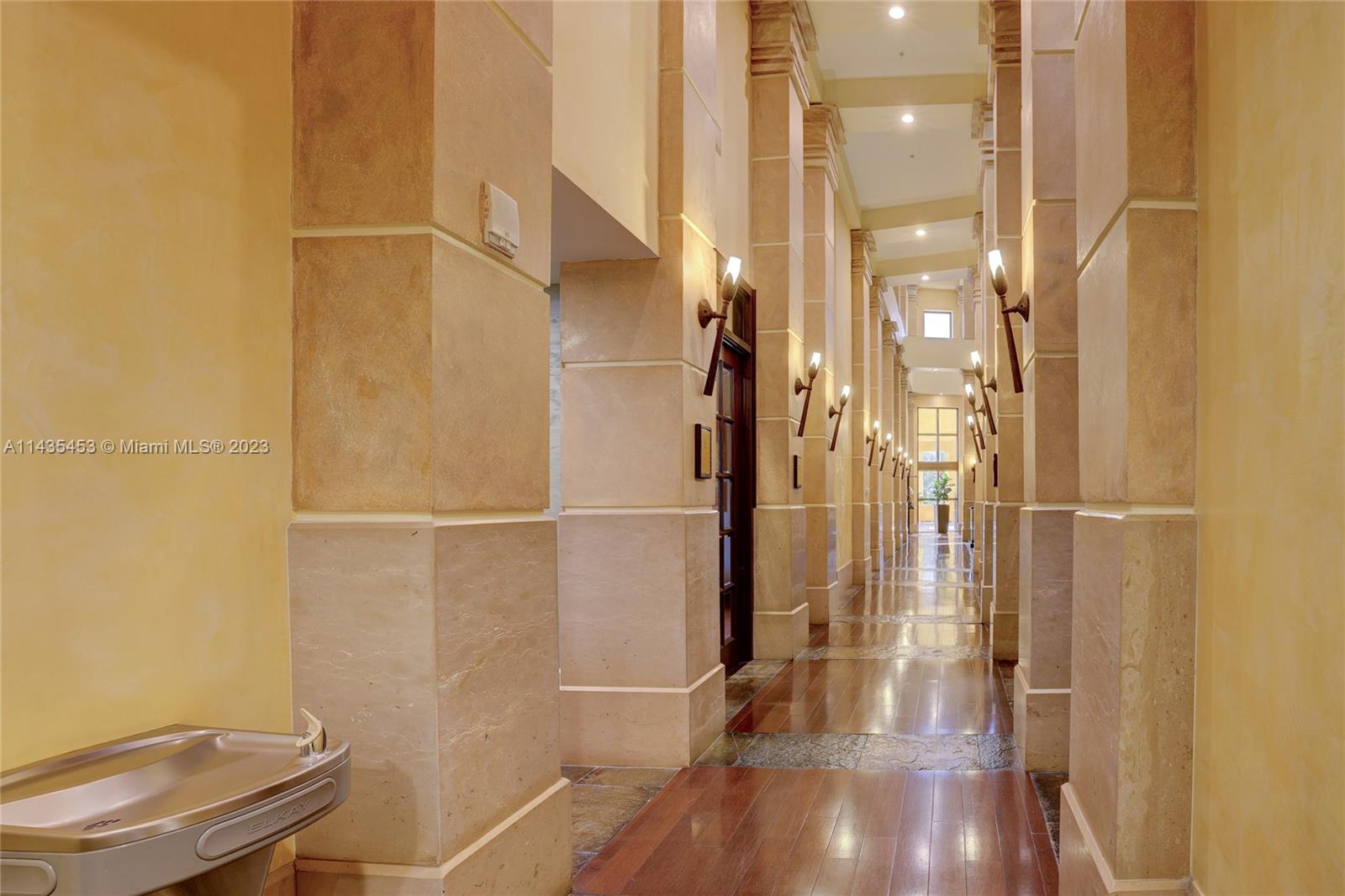 SAYAN CONDO - Residential