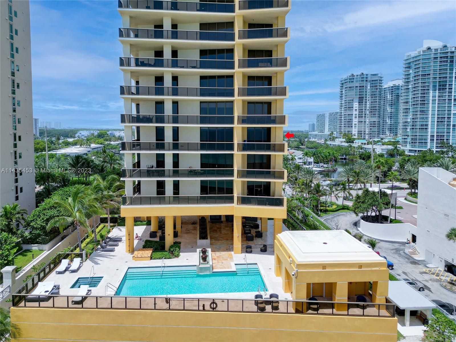 SAYAN CONDO - Residential