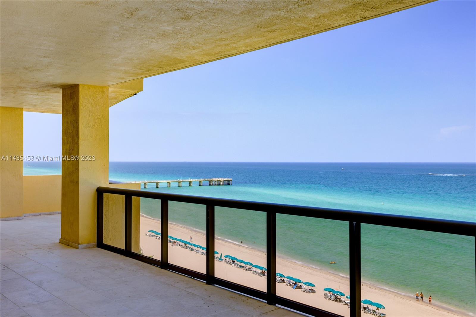 SAYAN CONDO - Residential