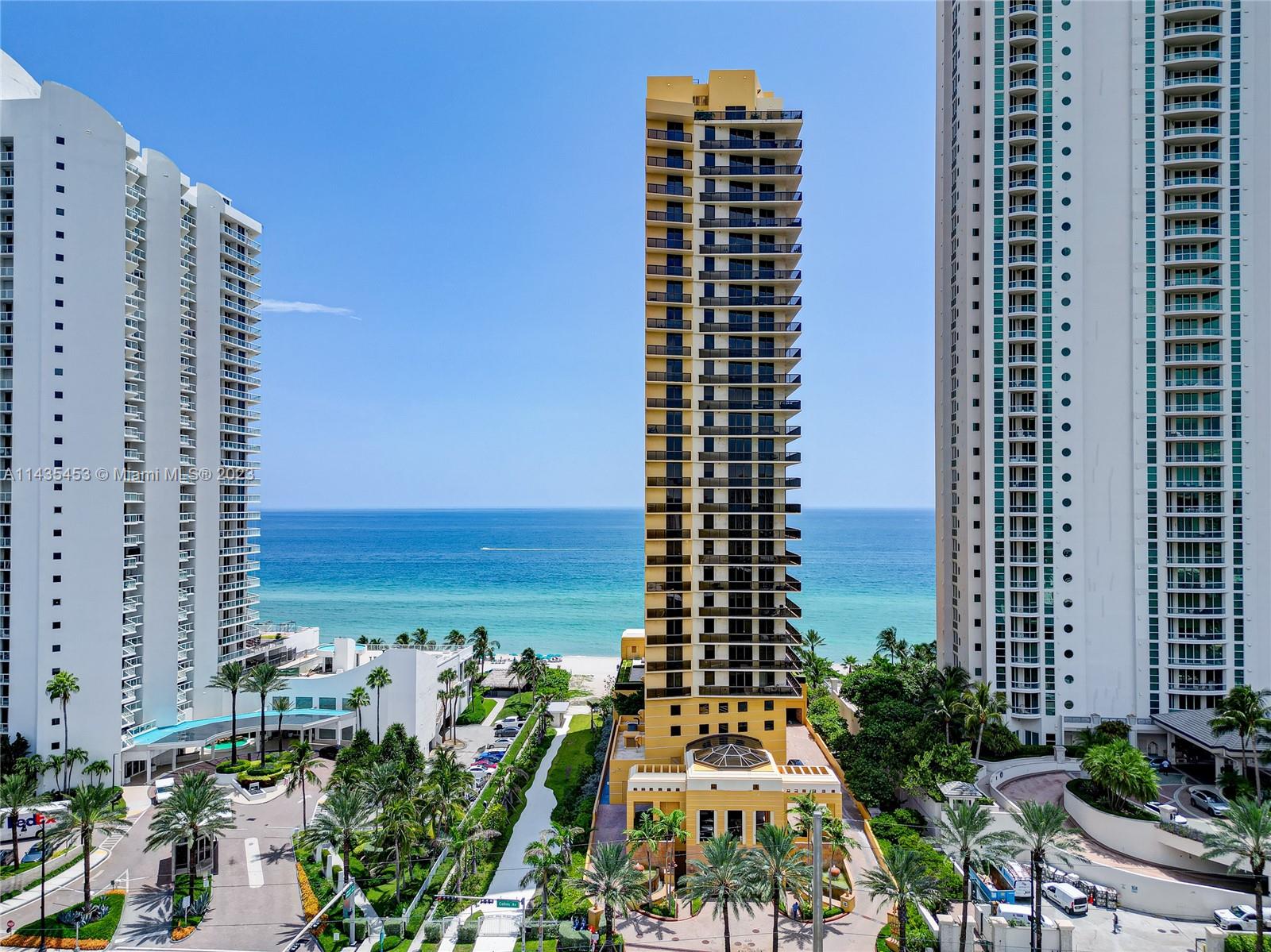 SAYAN CONDO - Residential