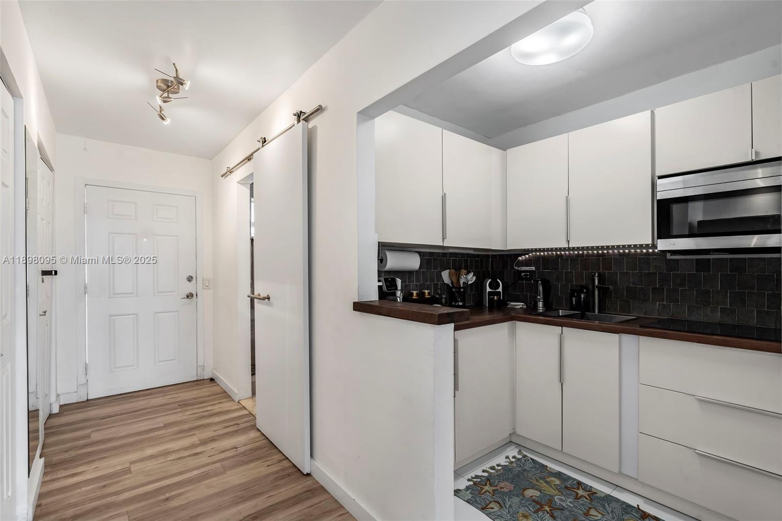 BAYSHORE YACHT & TENNIS C - Residential