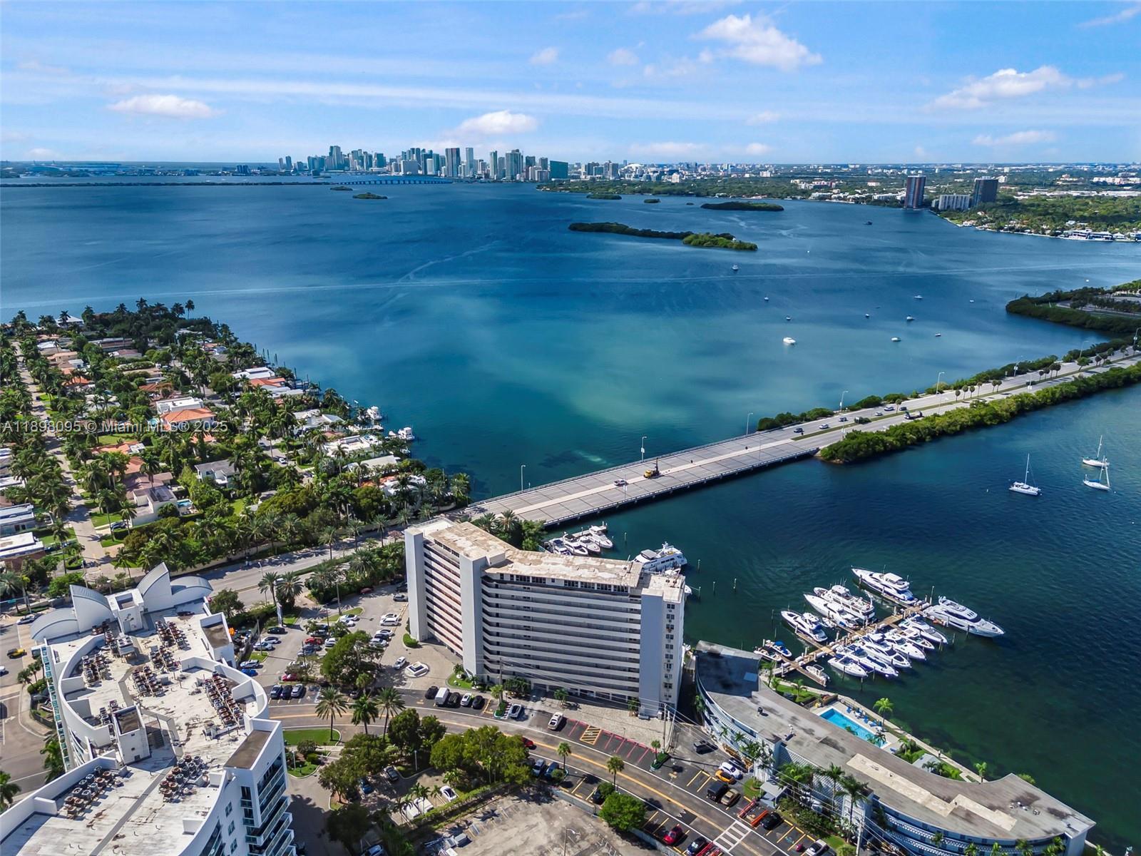 BAYSHORE YACHT & TENNIS C - Residential