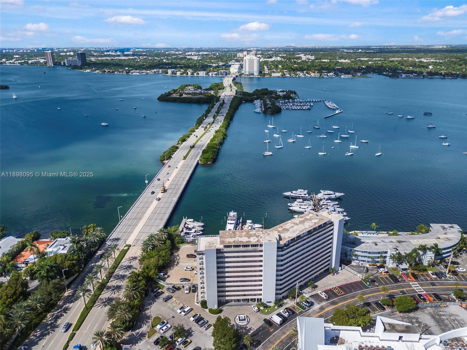 BAYSHORE YACHT & TENNIS C - Residential